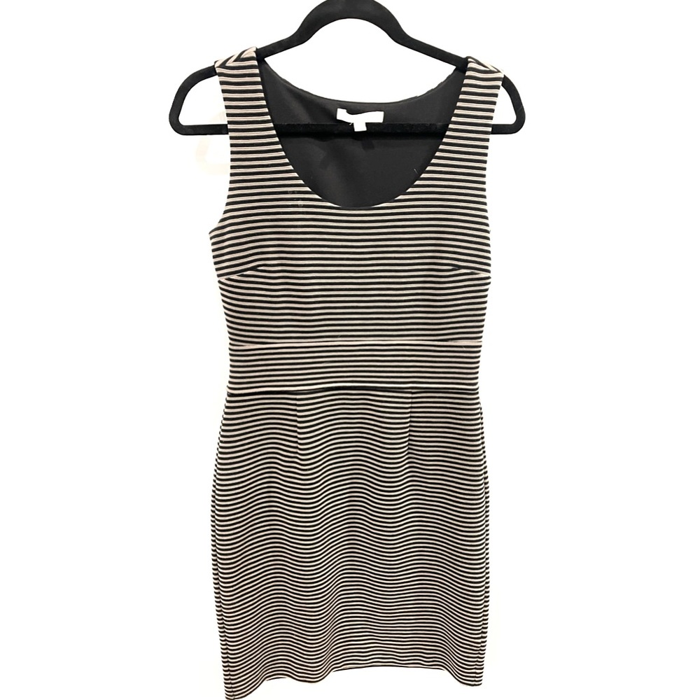 Banana Republic dress black and cream/tan stripe flattering cut size 4